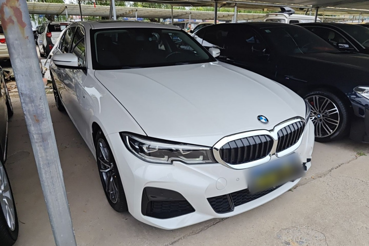 宝马3系 2022款 320Li M运动套装车身外观3