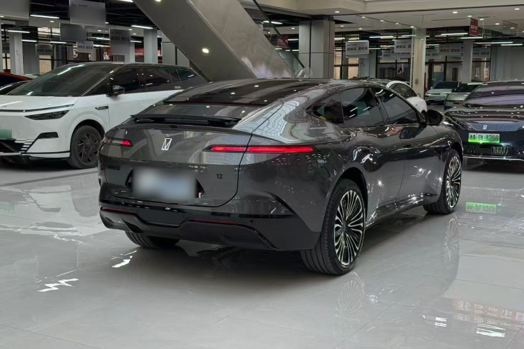 阿维塔12 2025款 Ultra增程版车身外观6006