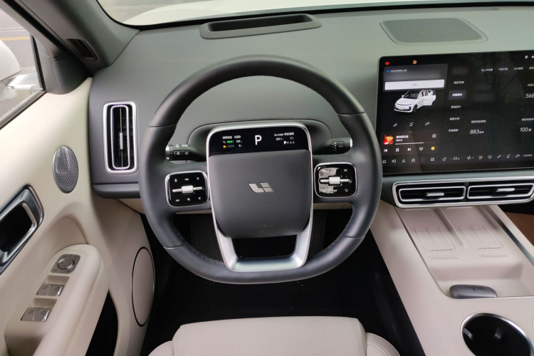 理想汽车 理想L6 2024款 Pro中控内饰13