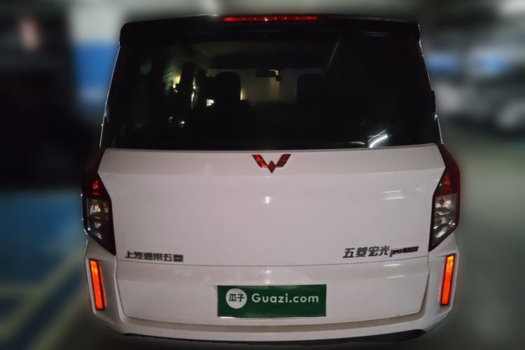 五菱汽车 五菱宏光PLUS 2020款 1.5L 手动标准型 5座中控内饰23