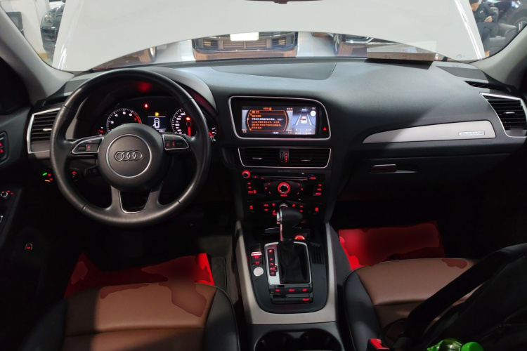 奥迪Q5 2017款 Plus 40 TFSI 进取型中控内饰12