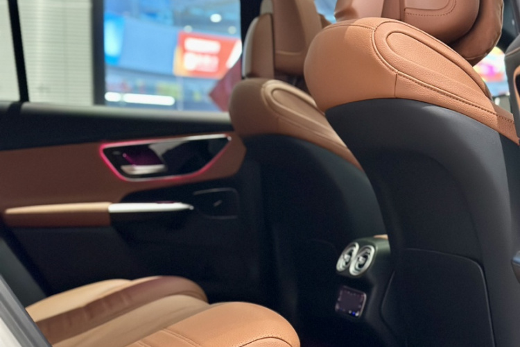 奔驰GLC 2023款 改款 GLC 260 L 4MATIC 豪华型 5座车身外观6012