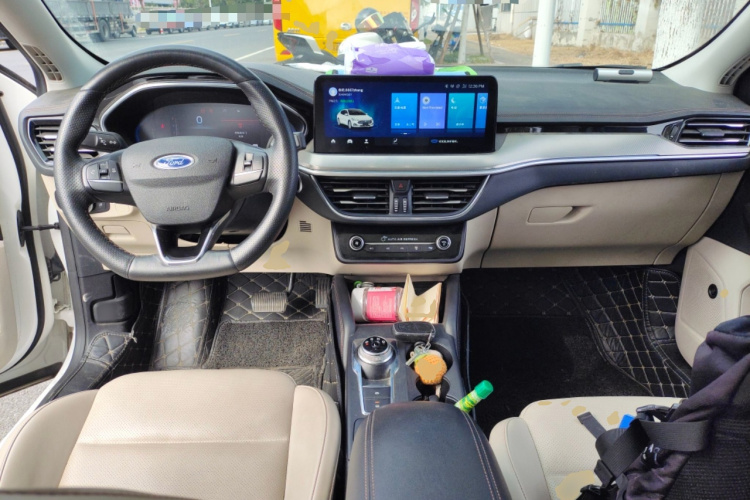 福特 福克斯 2021款 三厢 EcoBoost 180 自动锋潮型中控内饰12