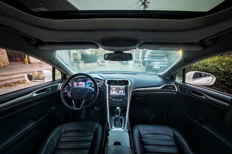 福特 蒙迪欧 2013款 2.0L GTDi200豪华型中控内饰7003