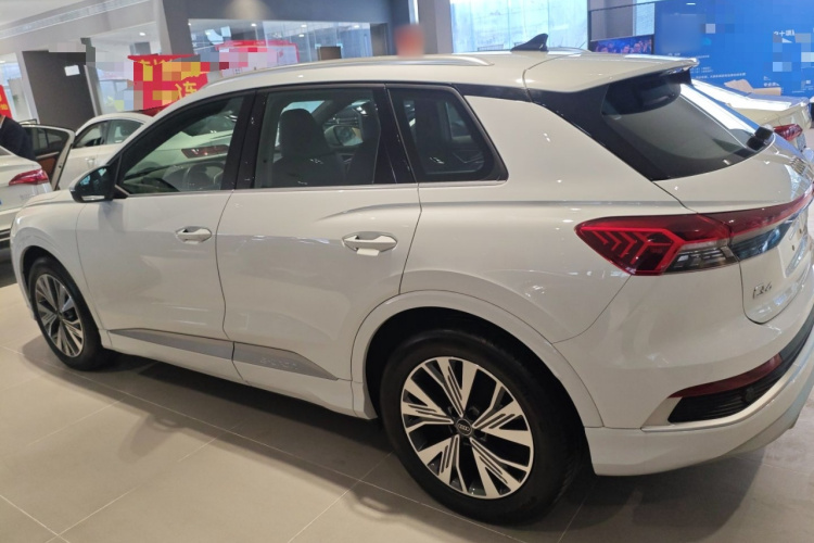 奥迪Q4 e-tron 2024款 40 e-tron 创行版车身外观6003