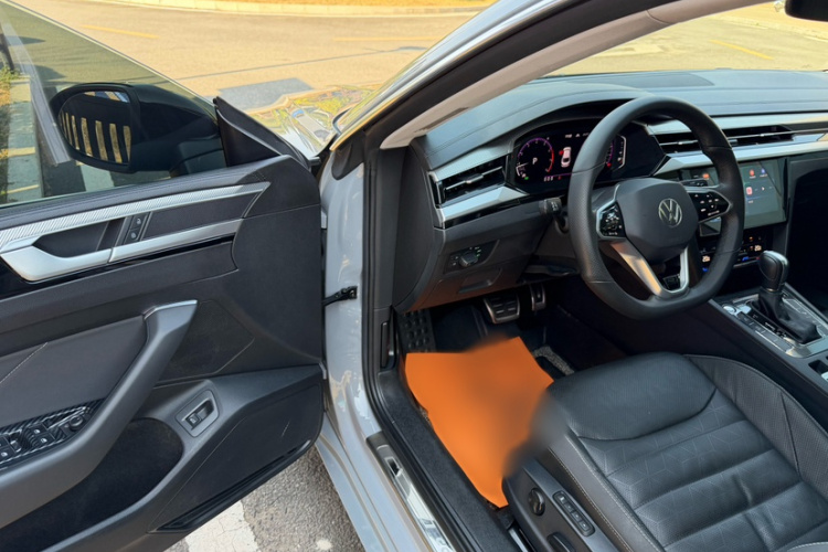 一汽-大众CC 2021款 380TSI 夺目版中控内饰7010