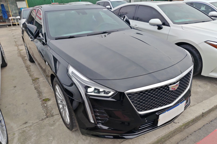 凯迪拉克CT6 2019款 28T 豪华型车身外观3