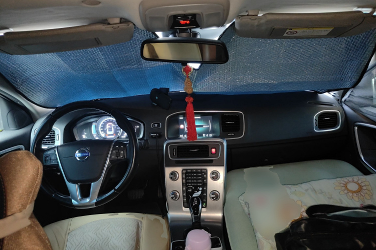 沃尔沃S60 2016款 S60L T4 智远版中控内饰12