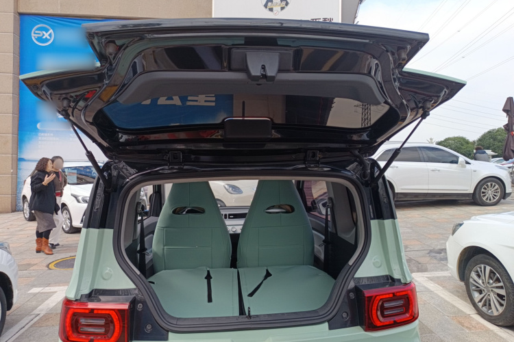 五菱汽车 宏光MINIEV 2021款 马卡龙时尚款 三元锂机舱底盘23