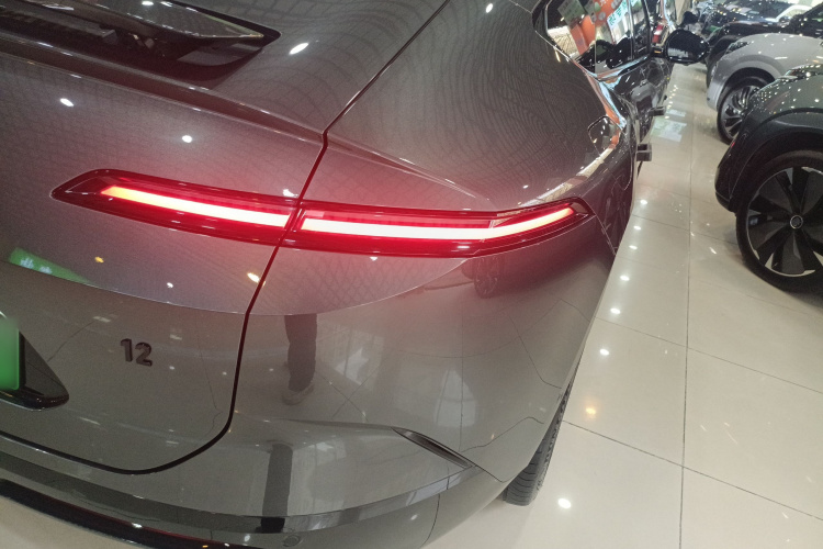 阿维塔12 2025款 Ultra增程版车身外观6007