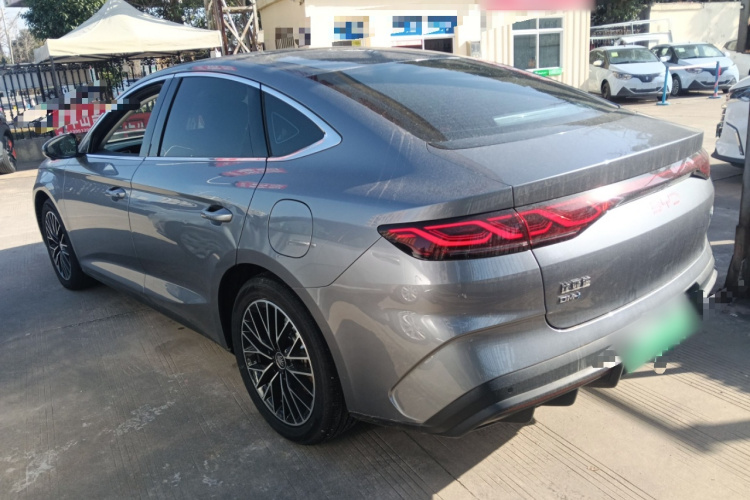 比亚迪 秦L 2024款 DM-i 120KM卓越型车身外观6003