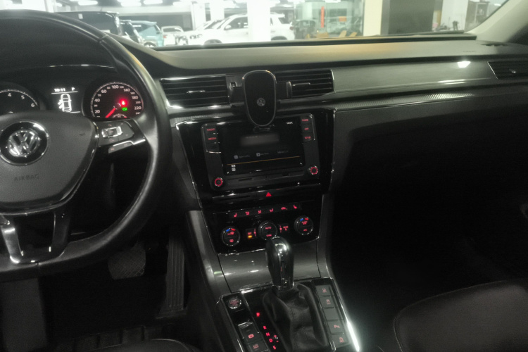 大众 帕萨特 2017款 330TSI DSG尊荣版局部细节16