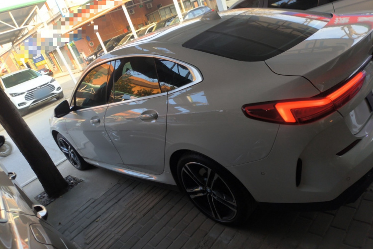 宝马2系(进口) 2021款 225i 四门轿跑车 M运动套装车身外观4