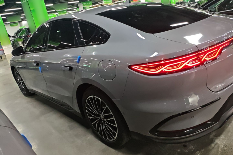 比亚迪 汉 2025款 DM-i 智驾版 125KM激光雷达旗舰型车身外观4