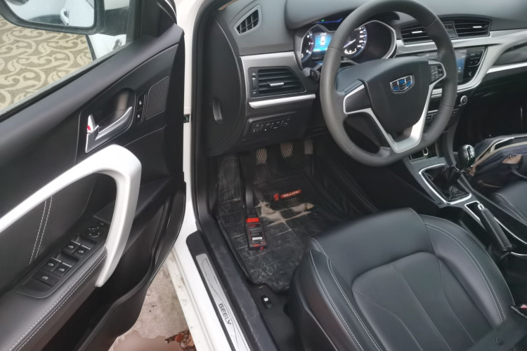 吉利汽车 帝豪 2017款 三厢百万款 1.5L 手动向上版中控内饰20