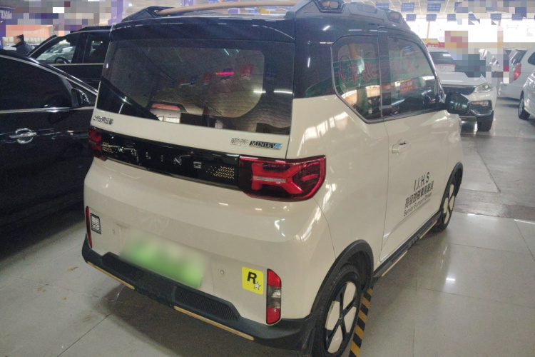 五菱汽车 宏光MINIEV 2022款 GAMEBOY 300km 玩咖款 磷酸铁锂车身外观6005
