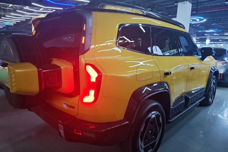 深蓝汽车 深蓝G318 2025款 无忧穿越版 四驱秘境版车身外观7