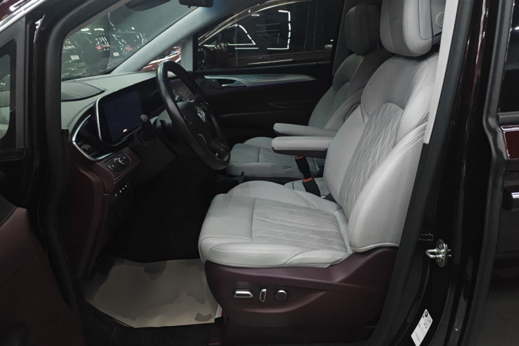 别克GL8 2022款 改款 Avenir艾维亚 六座贤礼版中控内饰19