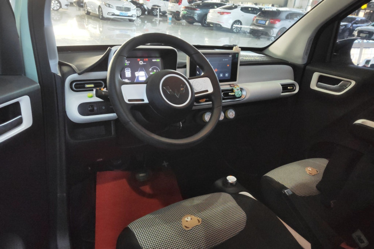 五菱汽车 宏光MINIEV 2024款 第三代 215km 进阶版中控内饰12