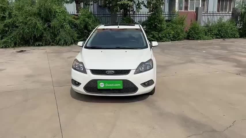 福特 福克斯 2013款 两厢经典 1.8L 手动百万纪念版实拍1