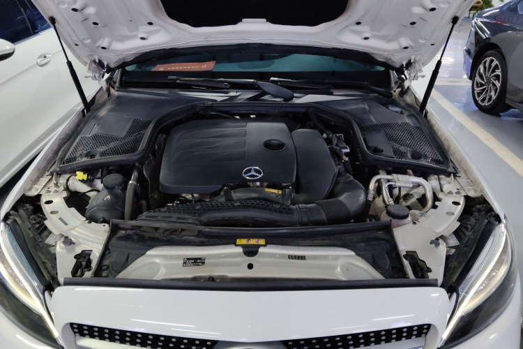 奔驰C级 2021款 C 260 L 运动版机舱底盘24