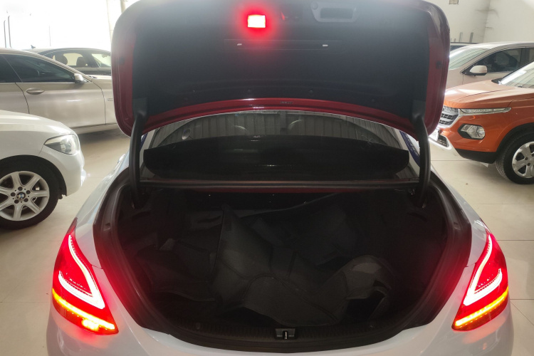 奔驰C级 2020款 C 200 L 时尚型运动版局部细节23