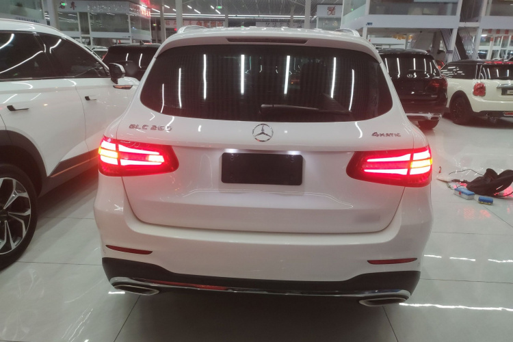 奔驰GLC 2017款 GLC 260 4MATIC 豪华型车身外观6