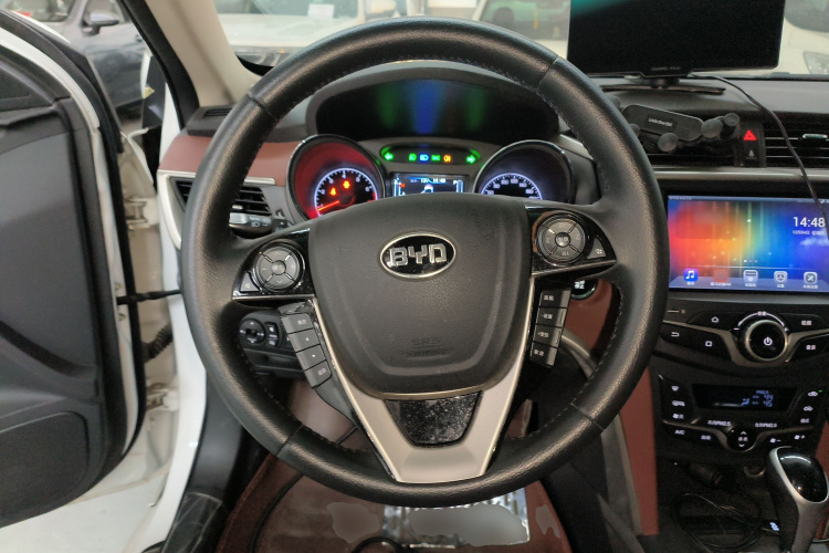 比亚迪G5 2014款 1.5TID 自动旗舰型局部细节13