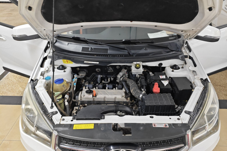 奇瑞 瑞虎3X 2017款 1.5L 手动时尚版机舱底盘24