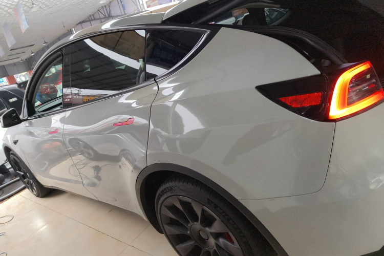 特斯拉 Model Y 2022款 长续航全轮驱动版车身外观6001