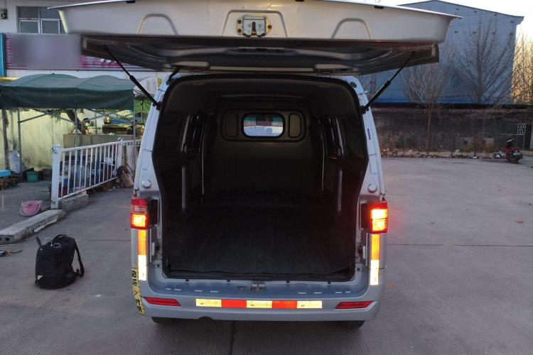 金杯 小海狮X30 2020款 1.5L 厢货超享型国VI SWC15M中控内饰23