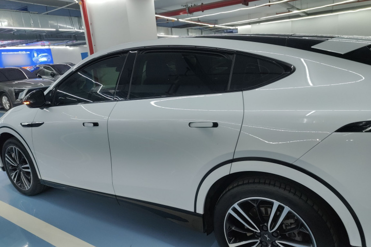 小鹏G6 2023款 580 长续航 Pro车身外观4