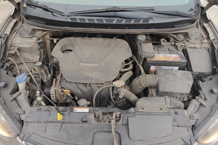 现代 朗动 2016款 1.6L 手动尊贵型机舱底盘24