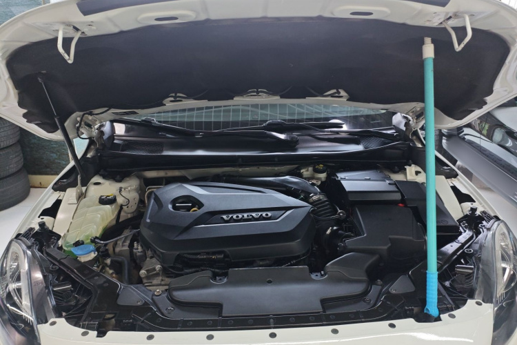 沃尔沃V40 2015款 1.6T 智雅版机舱底盘24