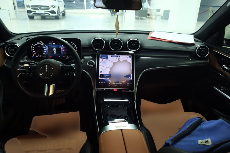 奔驰C级 2023款 改款 C 200 L 运动版中控内饰12
