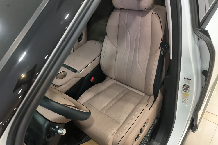 小鹏X9 2024款 702超长续航Max中控内饰19