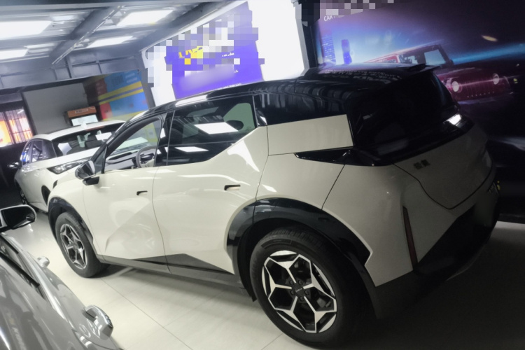 极氪X 2025款 五座后驱版车身外观6003