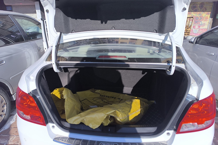 雪佛兰 2015款 赛欧3 1.3L AMT理想版机舱底盘23