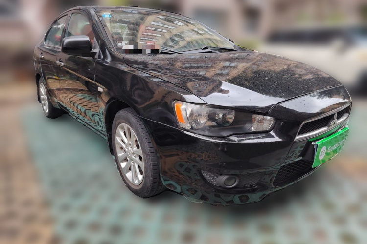 三菱 翼神 2012款 贺岁版 1.8L CVT舒适型车身外观3