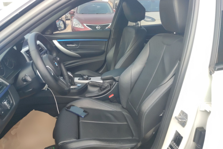 宝马3系 2018款 320i M运动套装中控内饰19