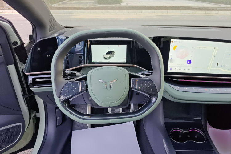 红旗EH7 2024款 760 Pro+ 四驱版中控内饰13