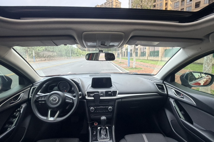 马自达3 昂克赛拉 2017款 三厢 1.5L 自动豪华型 国V中控内饰7004