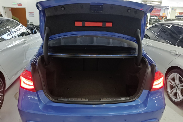 宝马3系 2019款 320Li M运动套装局部细节23