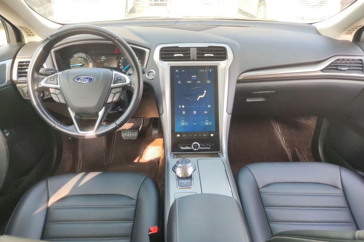 福特 蒙迪欧 2020款 EcoBoost 200 时尚型中控内饰7002
