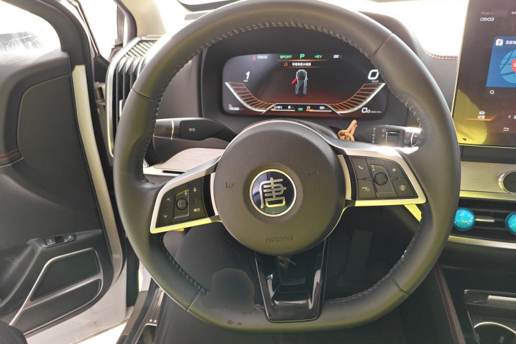 比亚迪 唐新能源 2018款 DM 2.0T 全时四驱智联创享型 7座 国V中控内饰13