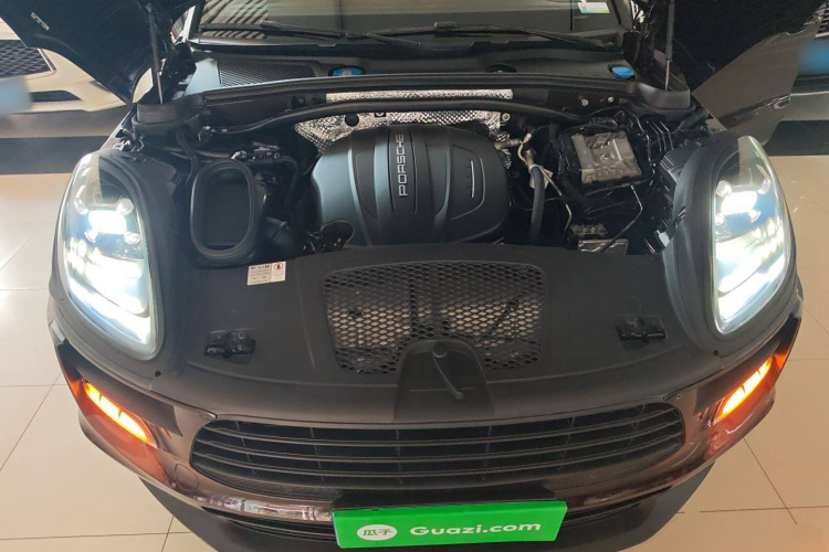 保时捷 2018款 Macan 2.0T机舱底盘24