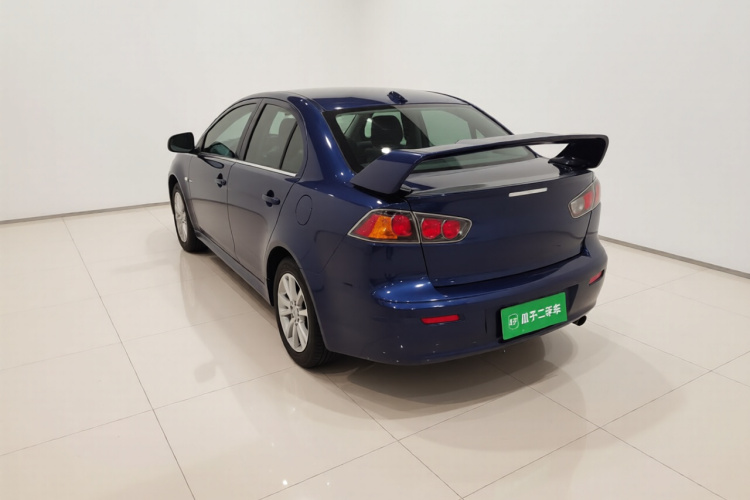 三菱 翼神 2013款 时尚版 1.8L 手动舒适型车身外观5