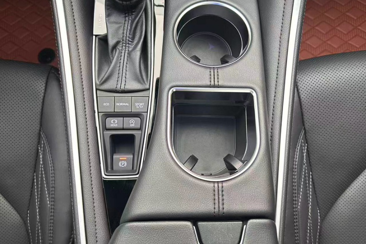 丰田 亚洲龙 2023款 2.5L Touring尊贵版中控内饰7006