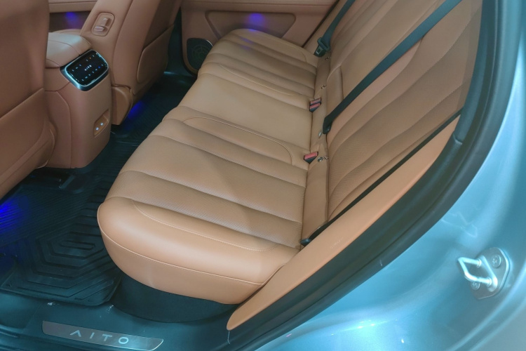 鸿蒙智行 问界M7 2024款 1.5T 智驾四驱Pro版 5座中控内饰21