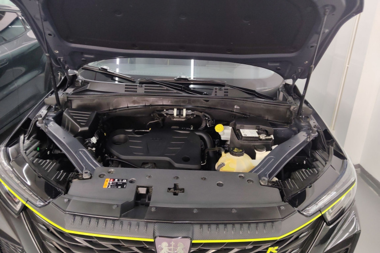 荣威RX5 2021款 PLUS 330TGI 自动国潮智臻版机舱底盘24